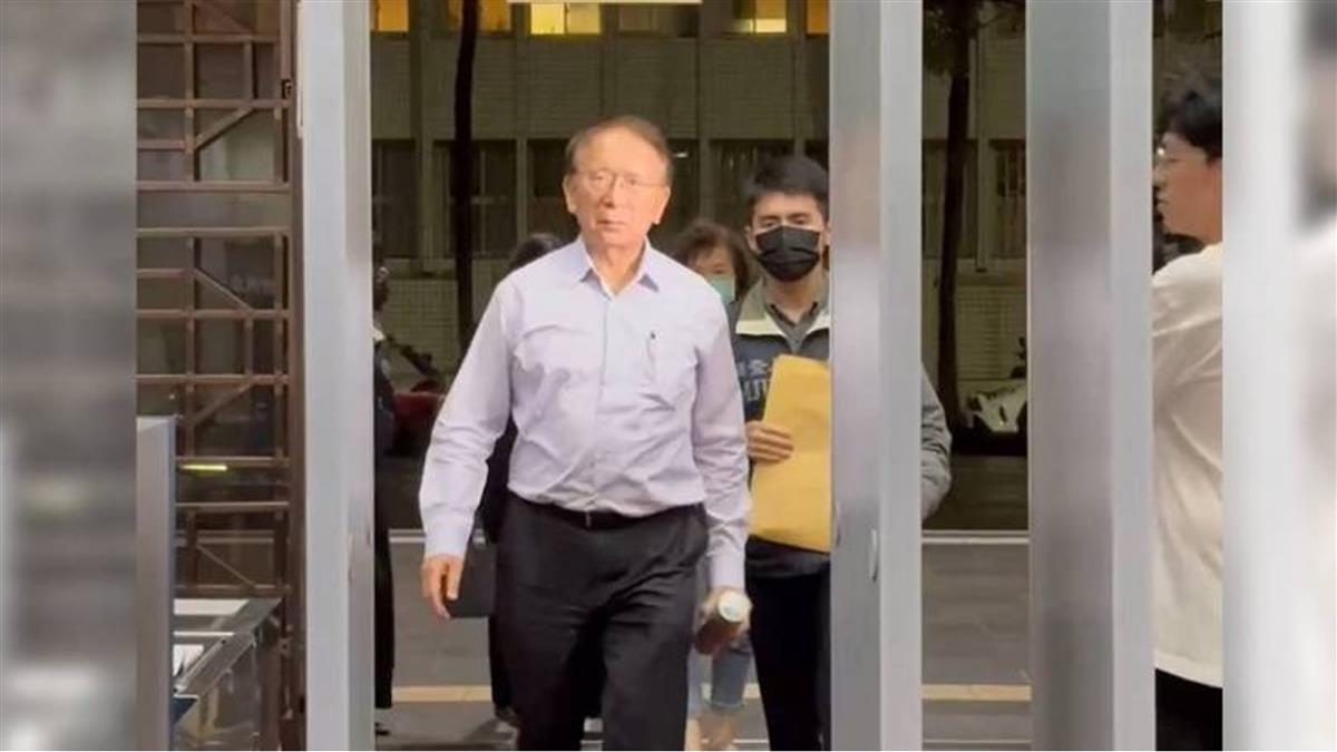 「生技教父」涉內線交易 100萬元交保 前衛生副署長也涉案