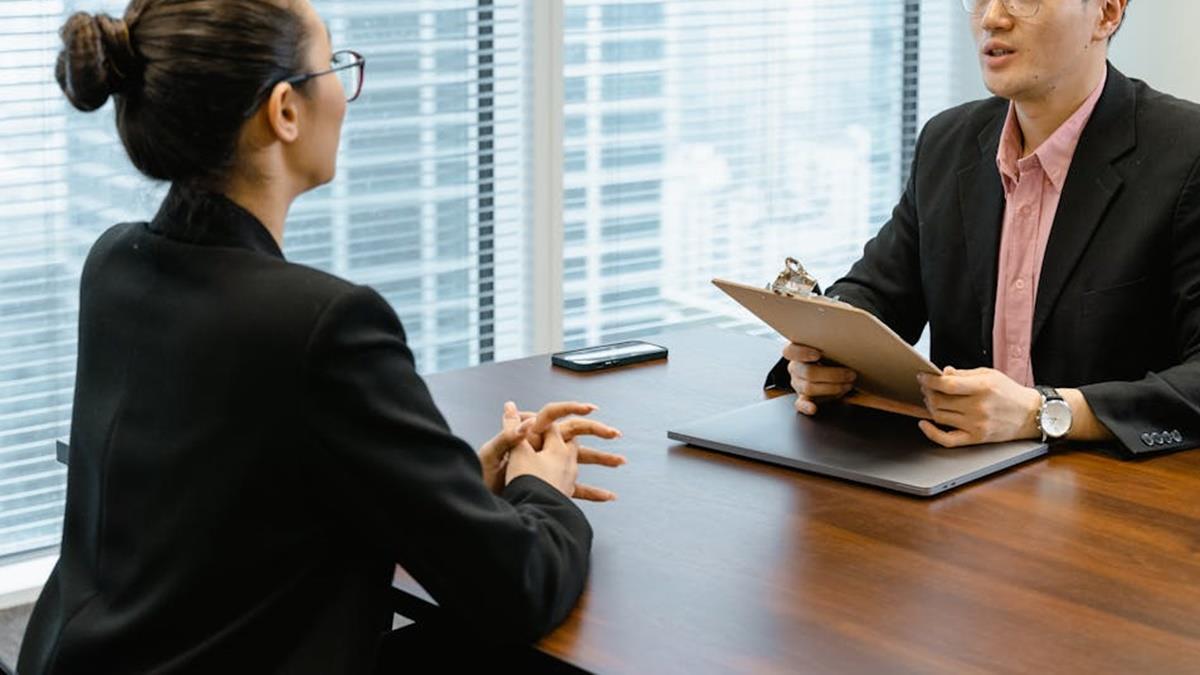 新鮮人應徵科技業！「開口6萬5」面試官臉秒垮 網見2條件：合理