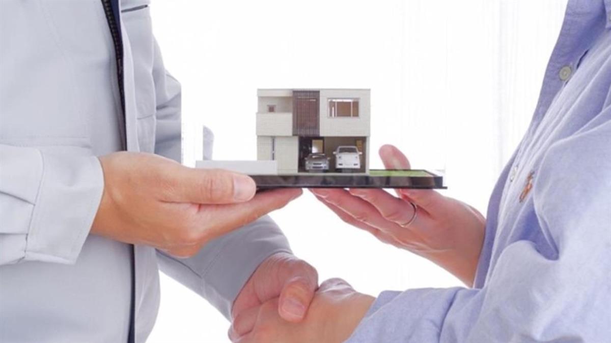 她簽「借屋裝修」契約！ 3個月後才知天花板爛一片 求償遭拒好崩潰