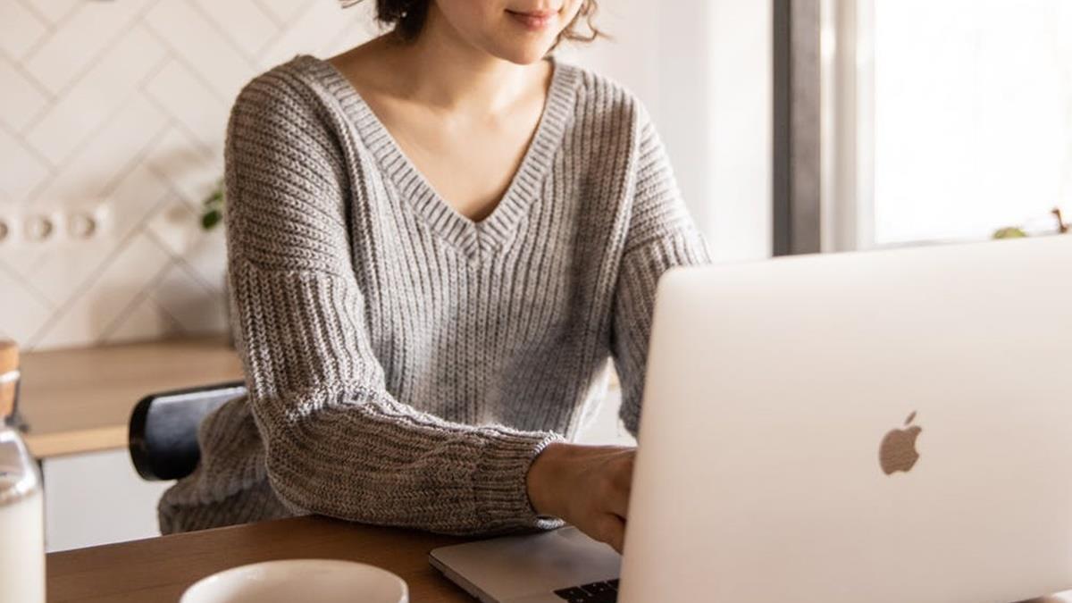 用AI創造被動收入！37歲失業媽「每月進帳18萬」5招翻轉人生