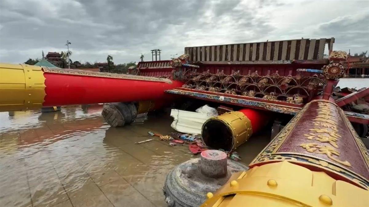 南鯤鯓代天府牌樓倒塌！ 命理師曝「1轉機」：王爺慈悲顯靈