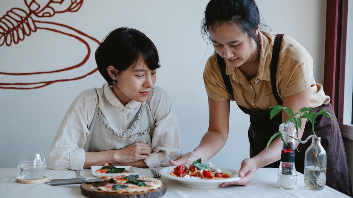 10搶1！餐飲業缺工嚴重 8成求職者只找「這種班」