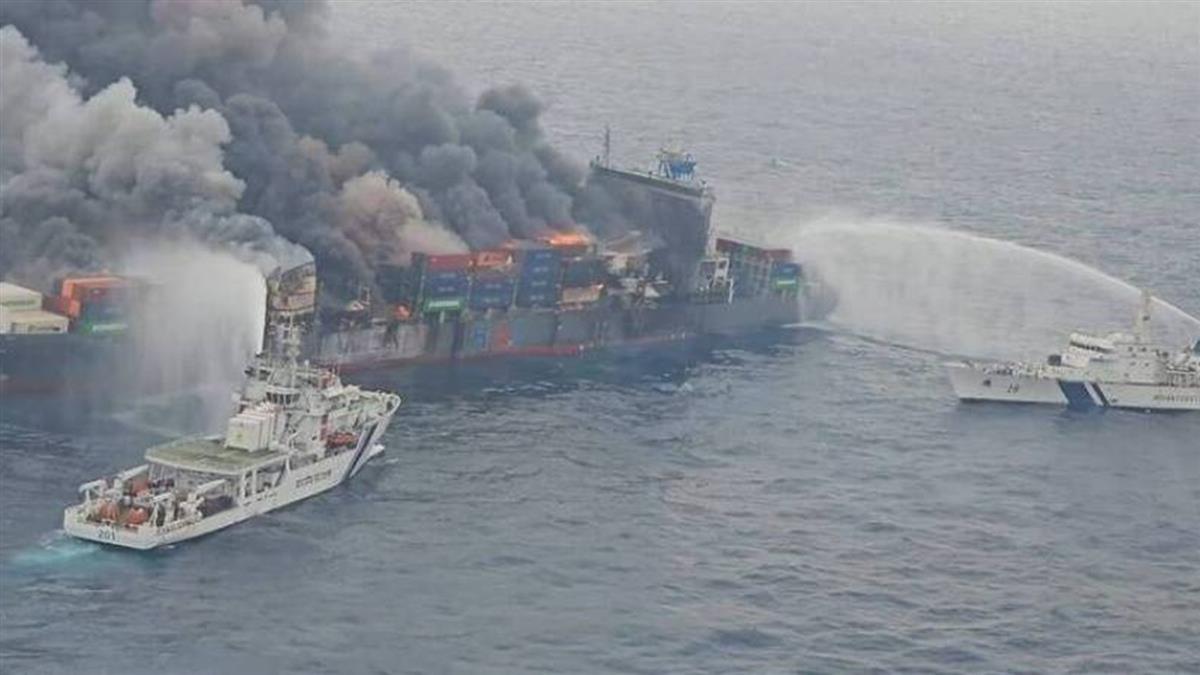 萬海貨輪6月初起火「又復燃」 2台灣人仍失聯 現況曝光