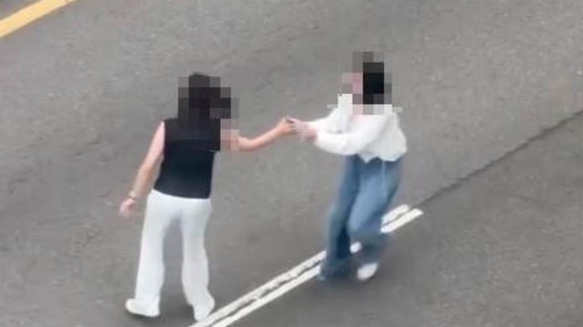 擺拍女慘了！2女演習下車拍照 警出手最高罰33.6萬