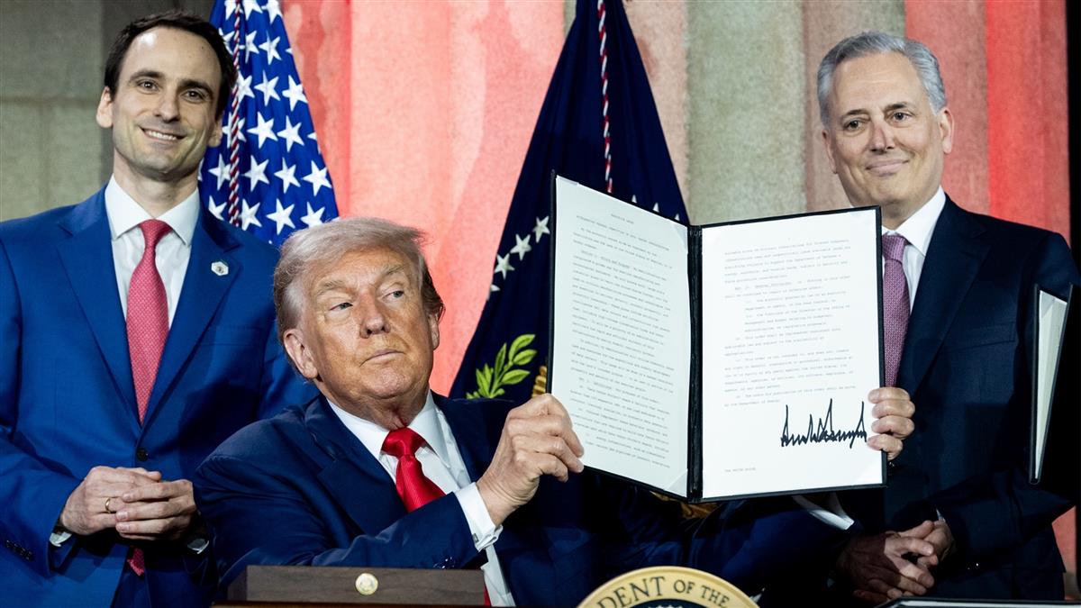 白宮AI計畫啟動！川普槓上版權法：中國可沒這麼做