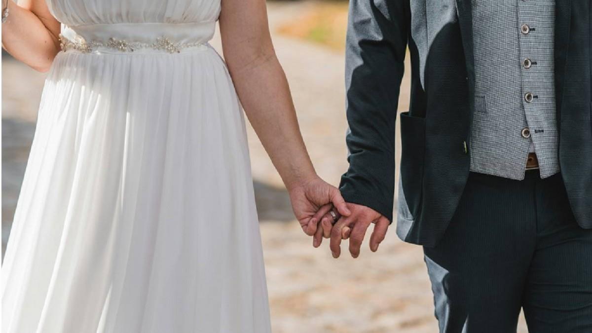 他怨富家女友不工作！婚後想當家庭主婦 網打臉：我也不願女兒苦