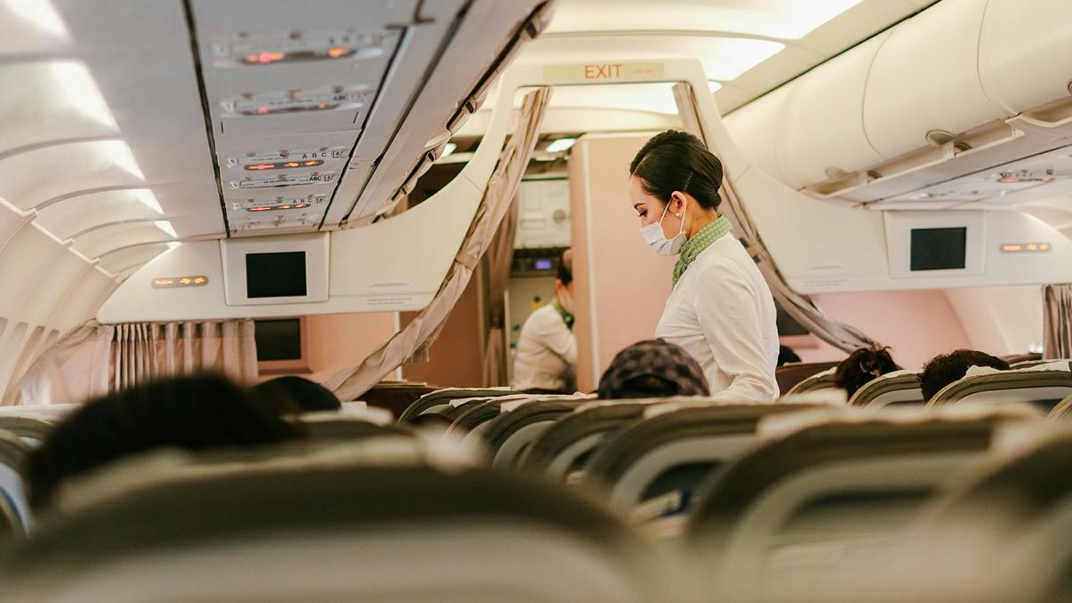 她在外航當空姐「倦勤想返台」 過來人急勸：會被低薪嚇爛