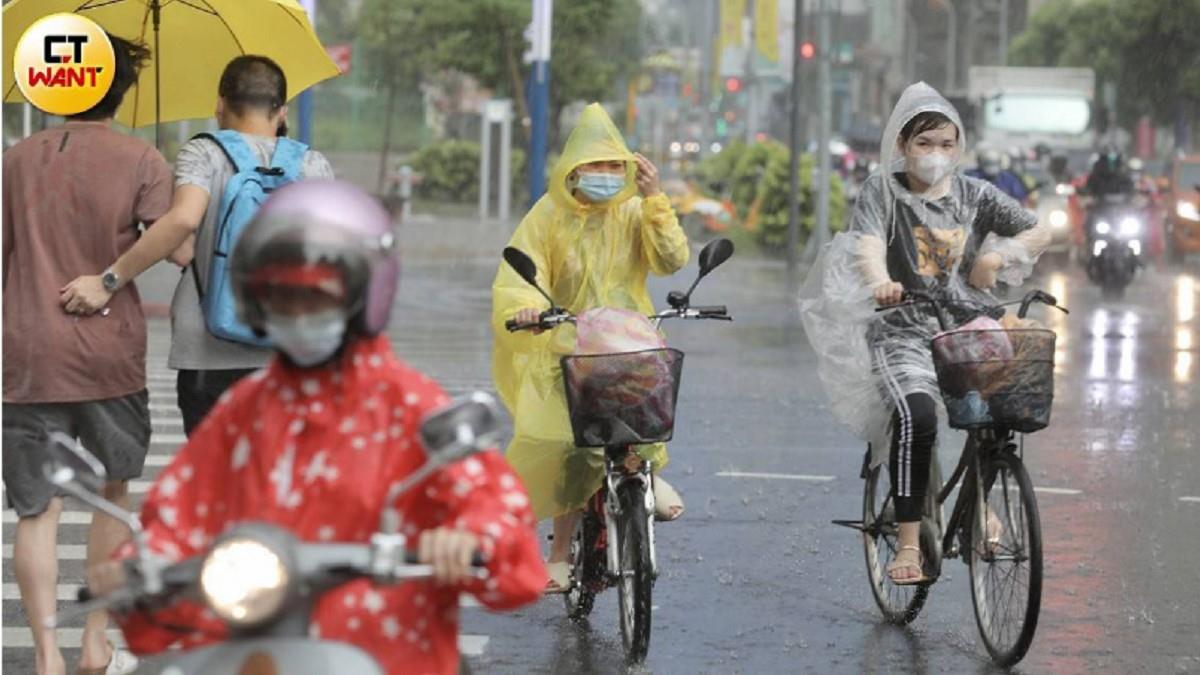 西南氣流暴雨成災 9天半總雨量發黑「第1名在這」
