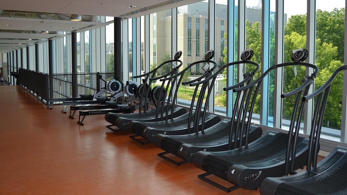 「社區內有健身房」她羨慕！ 過來人曝1問題：每天群組都吵架