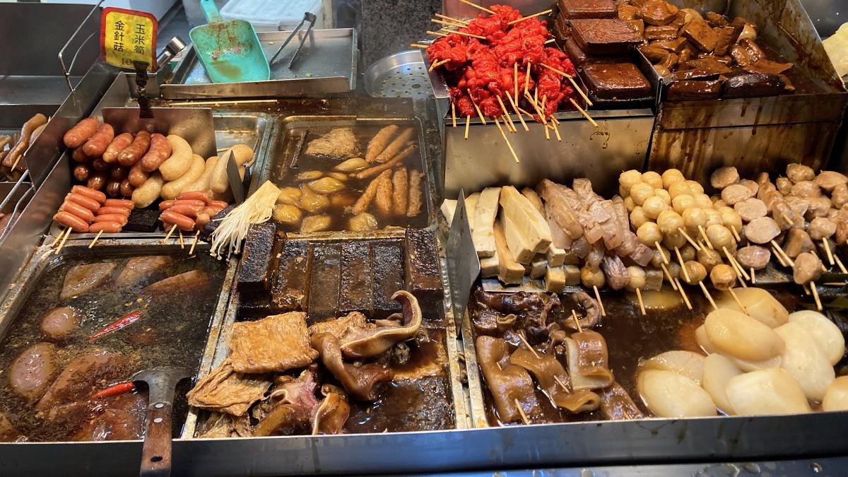 情侶買滷喊錢不夠「欠80下次補」 明知被佔便宜老闆笑：不賠就好