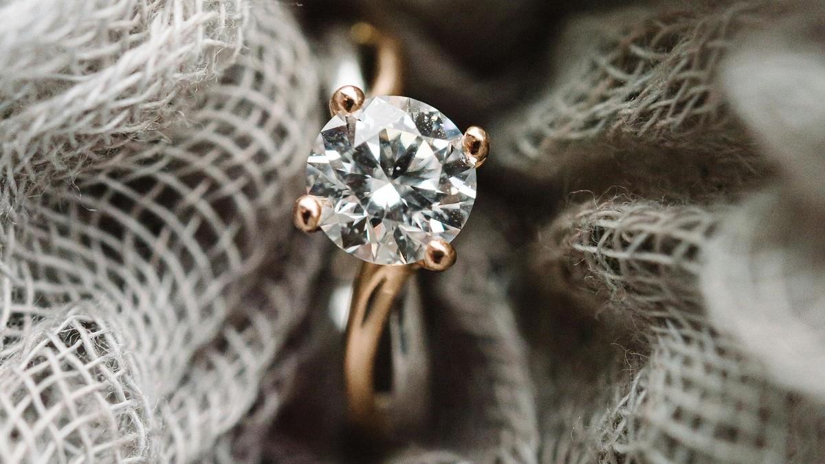 想省婚戒開支！她跑去阿肯色挖鑽 爽獲2.3克拉