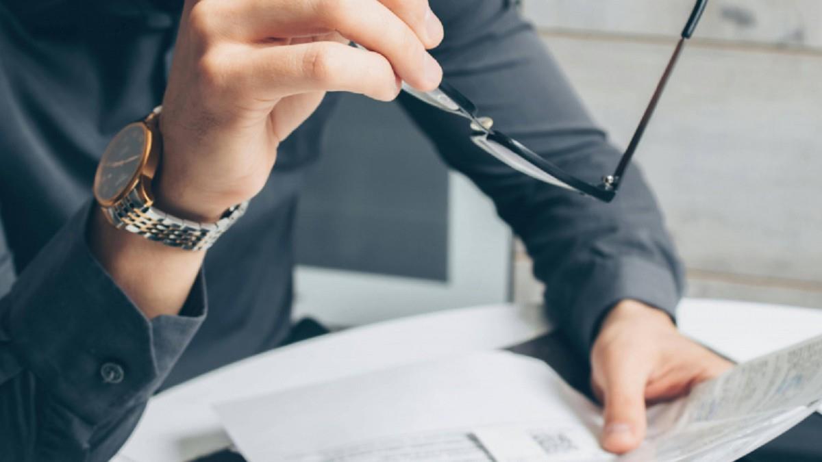 逾9成勞工薪水不夠用！ 半數「月底就吃土」 30%須借貸度日