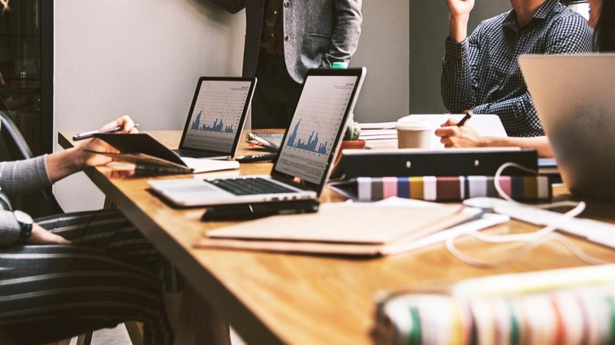 同事休假新人拒代班要「現場自立自強」 她氣炸：年輕人怎差成這樣