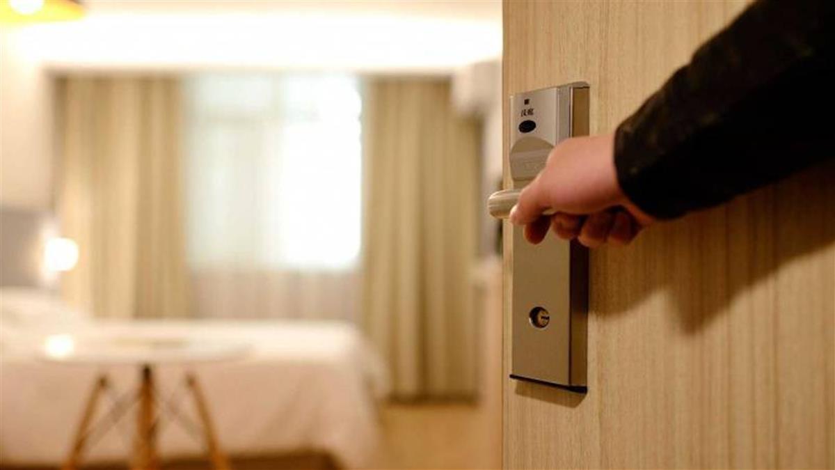 住飯店領房卡 「1習慣」超危險 專家：等於把鑰匙給陌生人