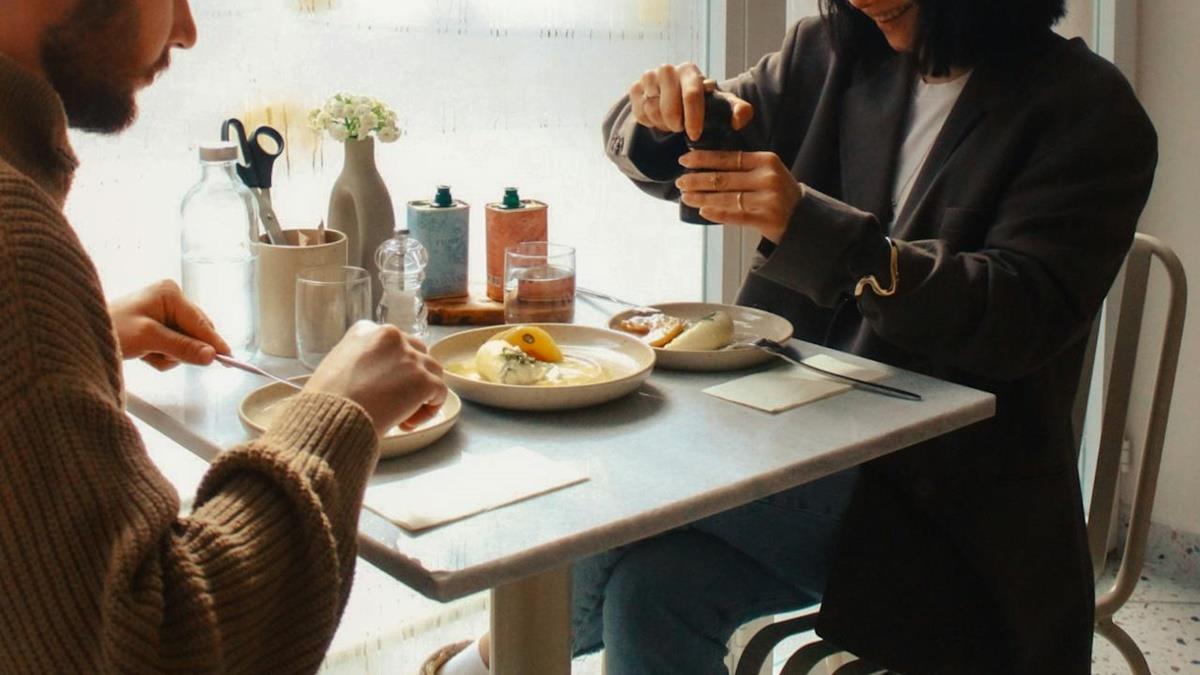 用餐限90分頻催促！ 聽店家「這句」他爆氣：我是腳趾頭喔