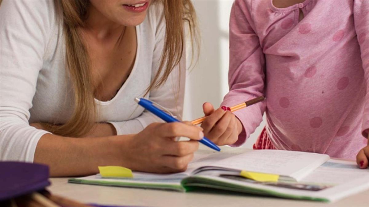 察覺女兒有天份！ 律師爸秒辭「從小就陪讀」 女童11歲就擁雙學位