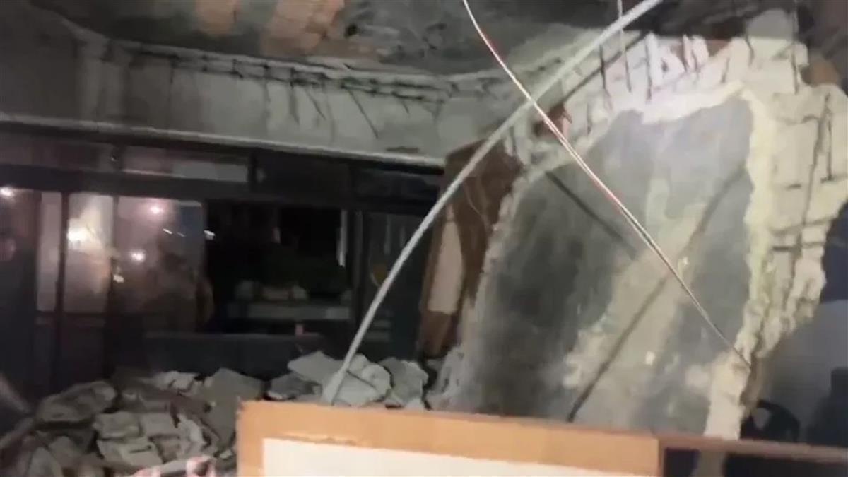 地震後傳怪聲！基隆公寓天花板整片砸下 屋主嚇壞：混凝土、鋼筋全崩落