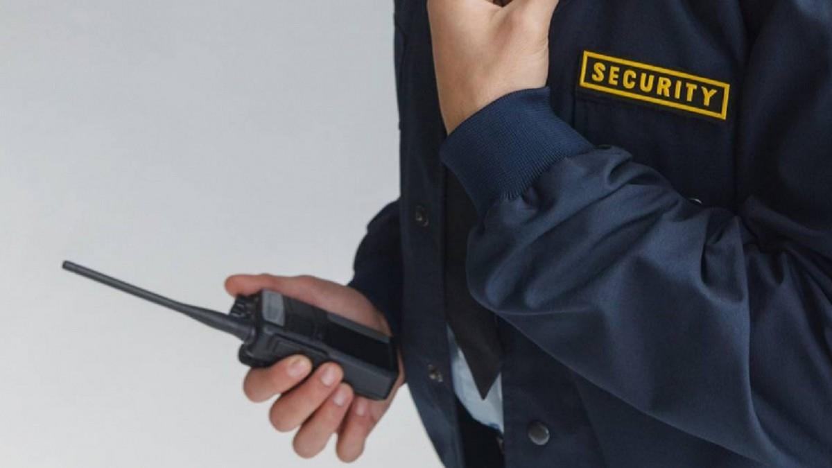 文組畢業生「轉行當保全」台大哥揭可悲現實：薪水跟原本一樣