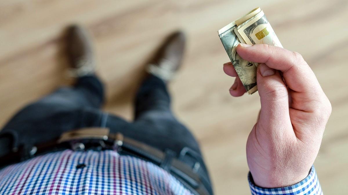 零用錢該給多少？ 網喊「至少1萬5才夠」 她驚問：太寵孩