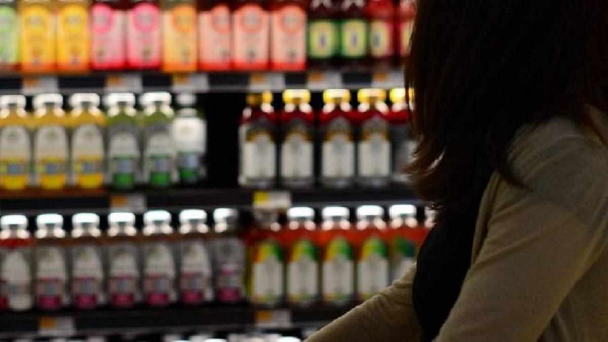 阿姨穿制服買菸！ 店員少「1動作」就被罰 內行人：別不信邪