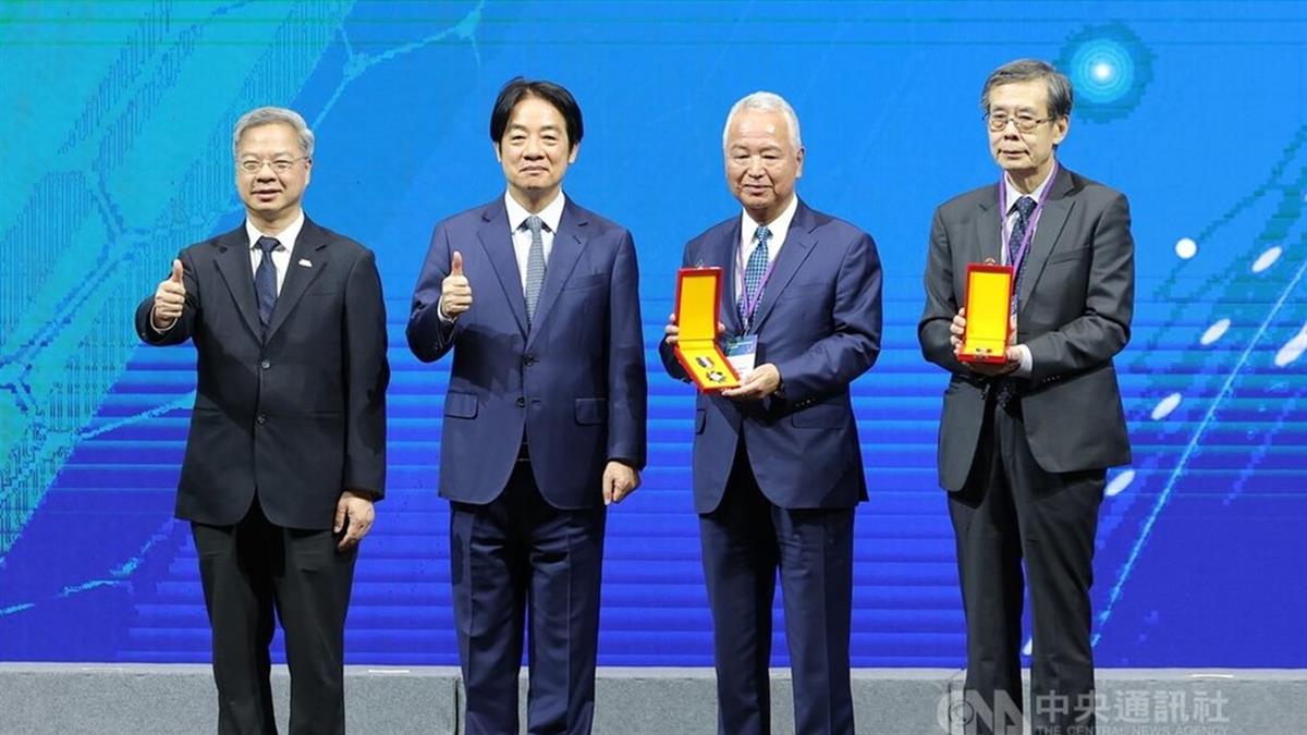 推動AI新十大建設！ 賴清德：打造非紅半導體供應鏈