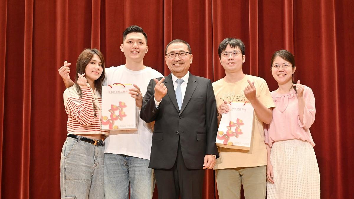 新北市民有福了！生育獎金、好孕專車再加碼 侯友宜：減輕育兒壓力