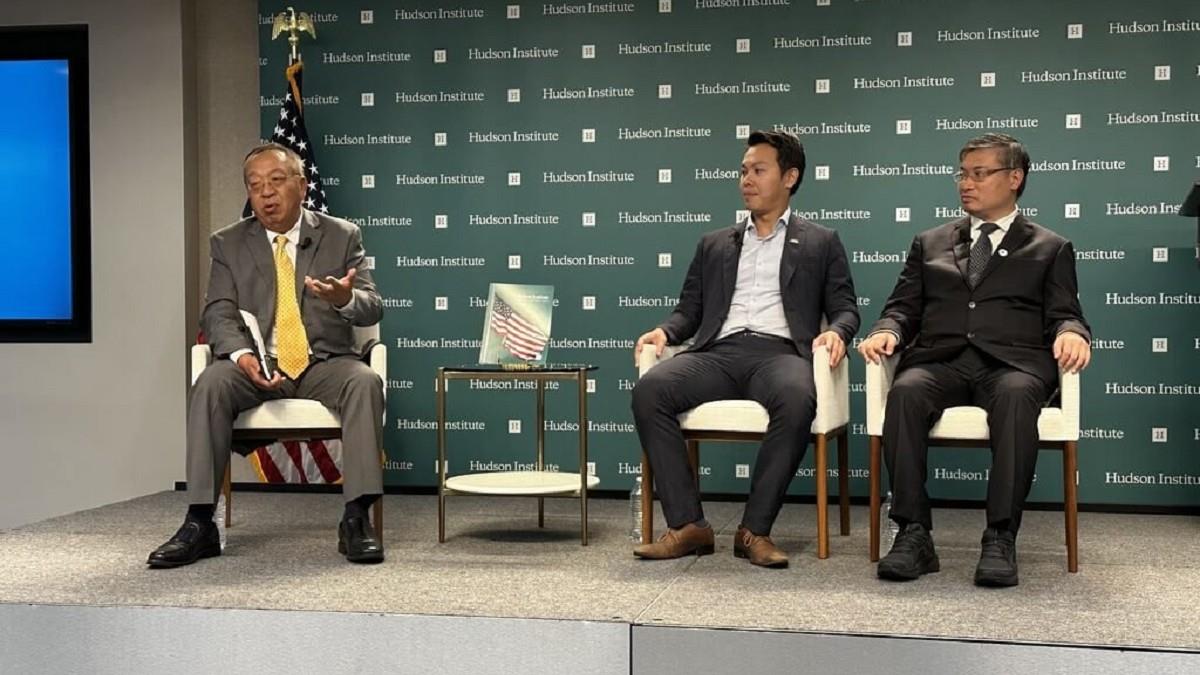 美方挑明台灣地位未定 余茂春：被中共逼的