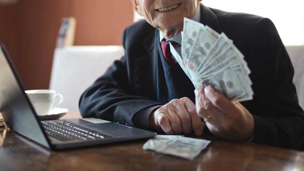 海歸光環不再？ 他投400份履歷沒下文 慘淪就業弱勢