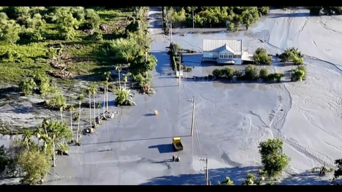 托舉6歲女童上屋頂 乾姑姑、乾姑丈雙雙罹難