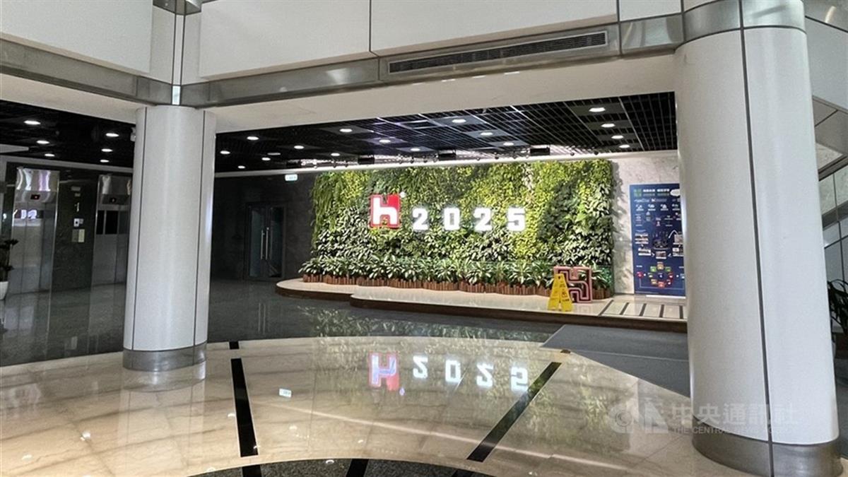 嗨翻！ 鴻海員工分紅出爐 績效佳可領百萬元