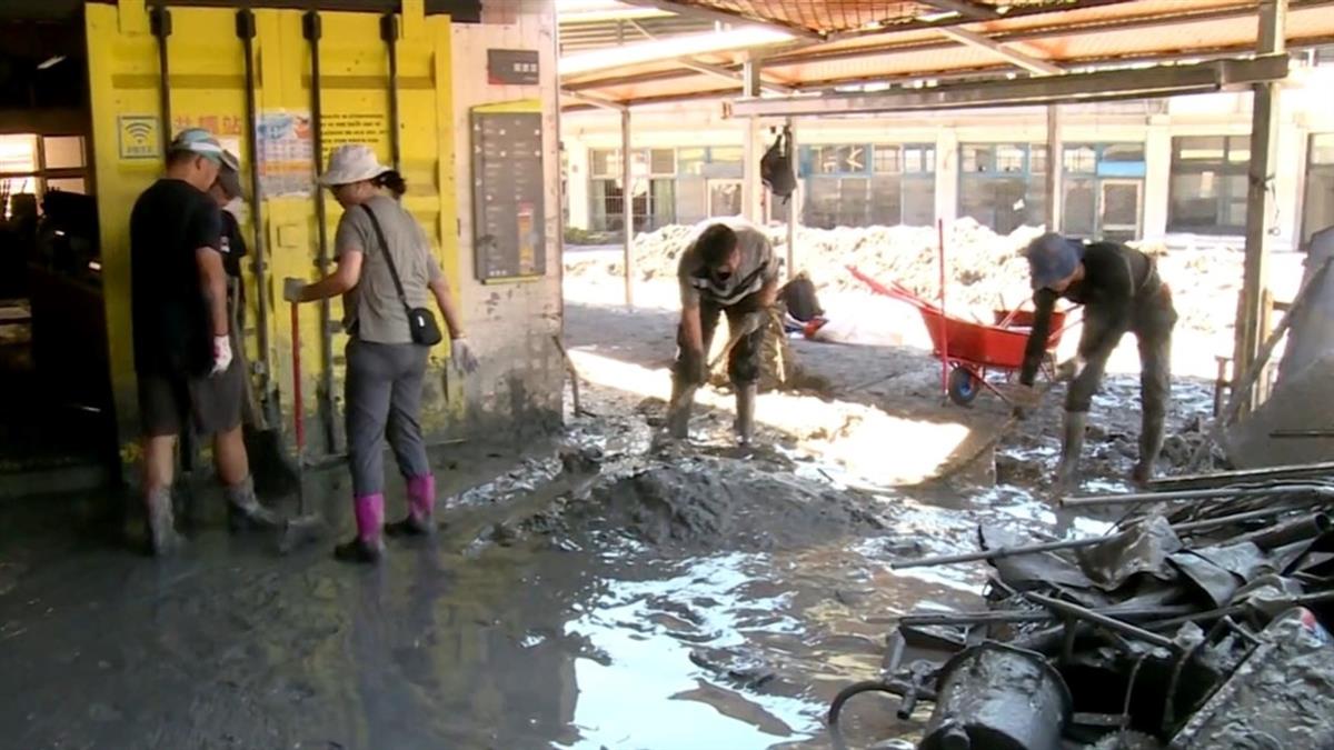 感謝鏟子超人！ 阿姨塞錢遭拒「改認女婿」 正妹女兒回應了