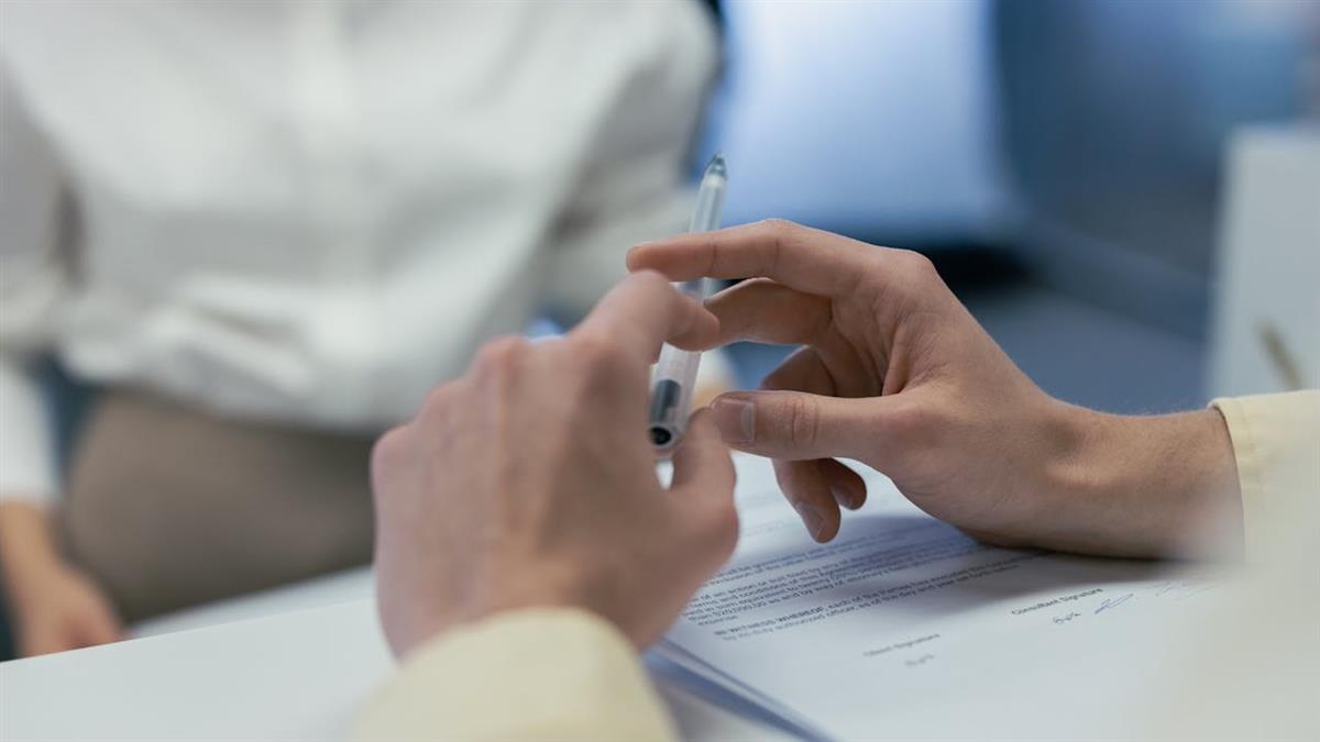 待7年沒調薪！一喊離職主管急「加薪升遷」 網勸逃：留下只有餅