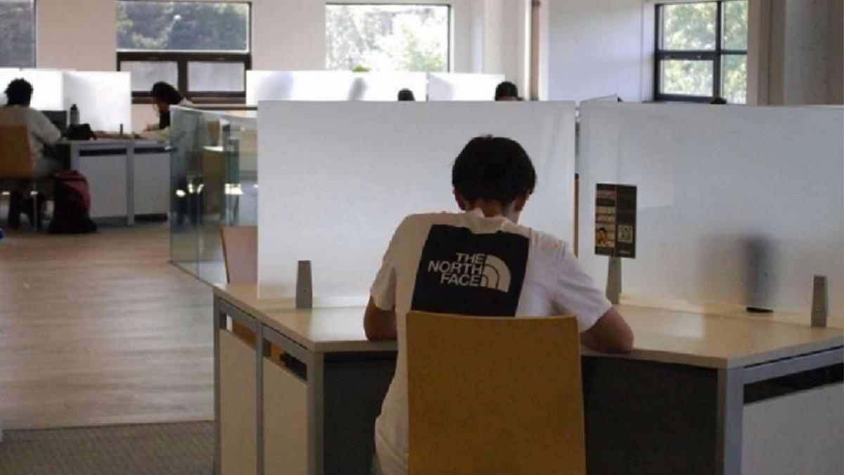 為幫母還債！只靠喝水、吃公司泡麵果腹 老闆同事「默默相助」他淚崩