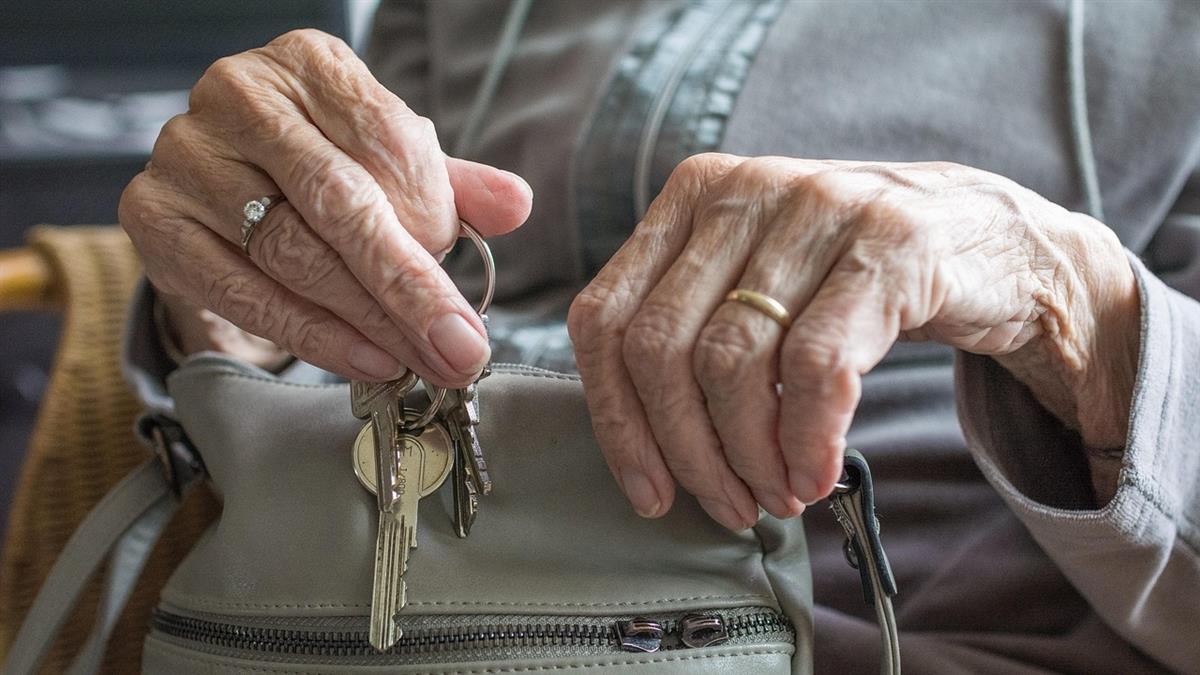 兩兒50多歲沒穩定工作！ 全家靠她津貼度日 78歲老母嘆：喘不過氣