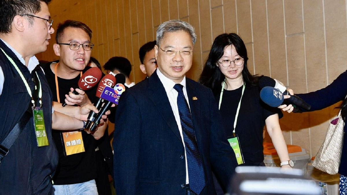 龔明鑫證實遭跟監「是司機發現的」 黃國昌回應了