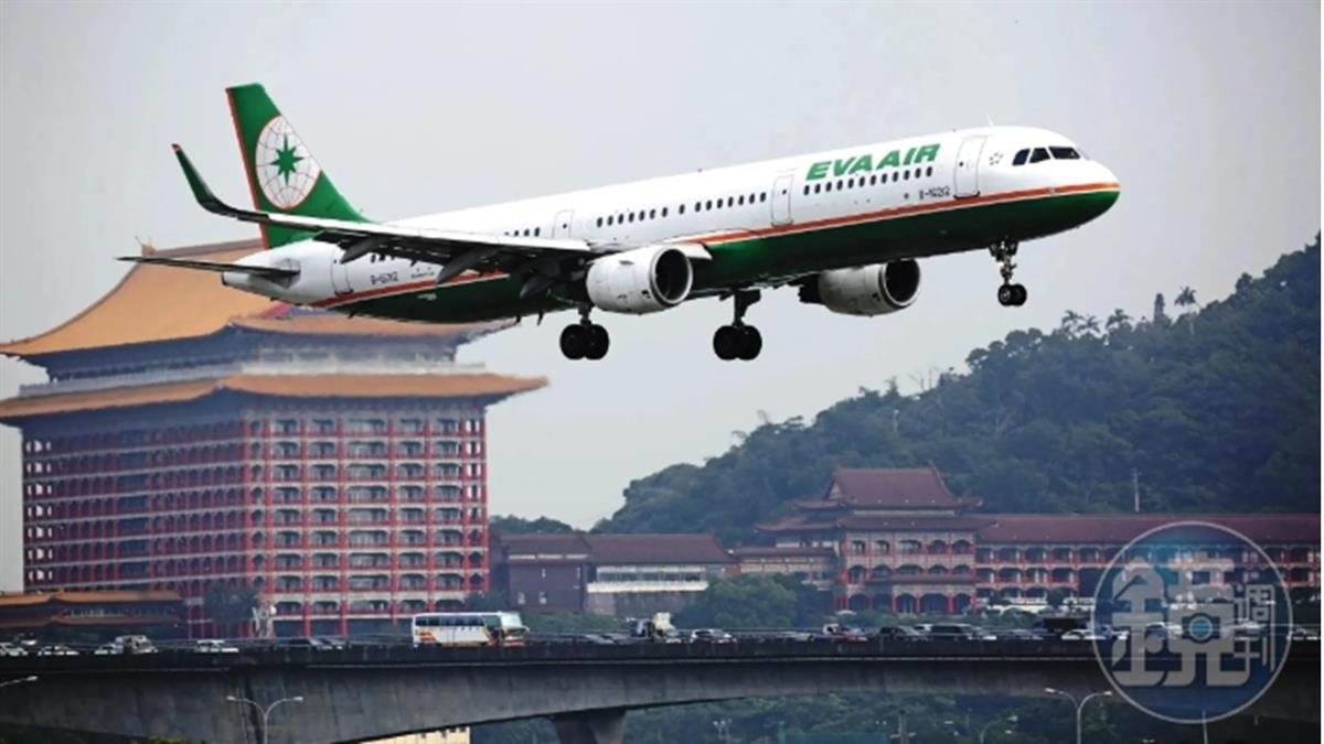 抱病上班猝逝！ 空服員求救也沒用 「不敢請假」血汗爭議一次看