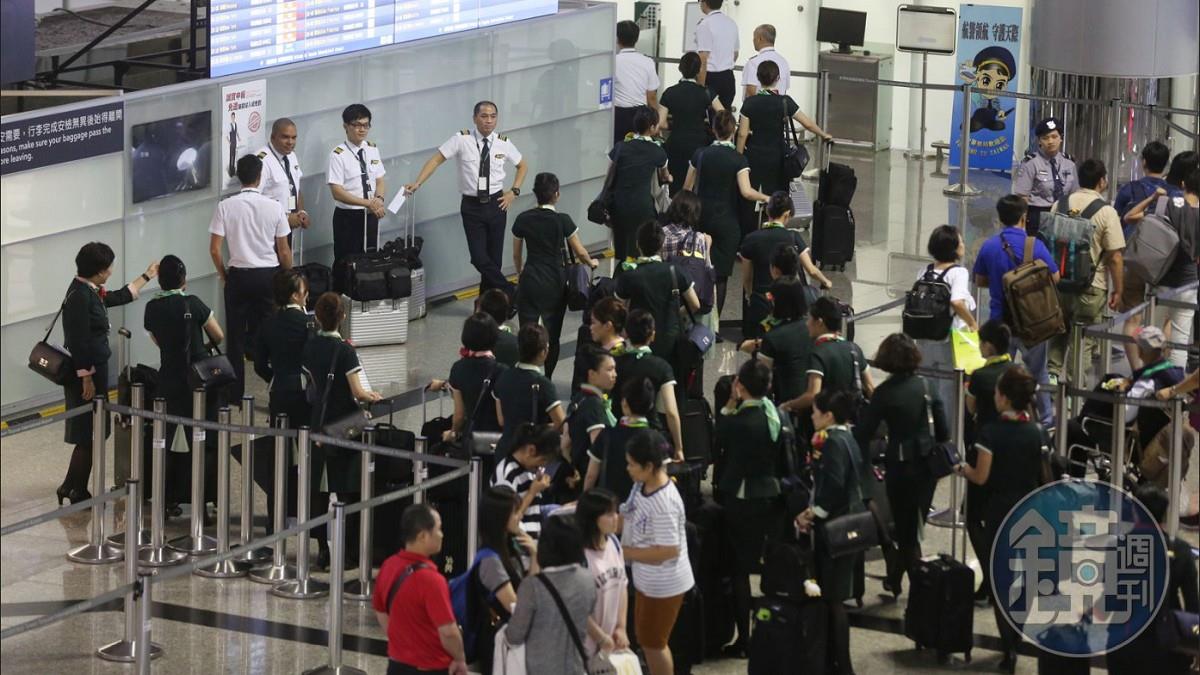 空服員「2大缺點」為何仍是夢幻職業？ 網喻：跟台積電工程師一樣
