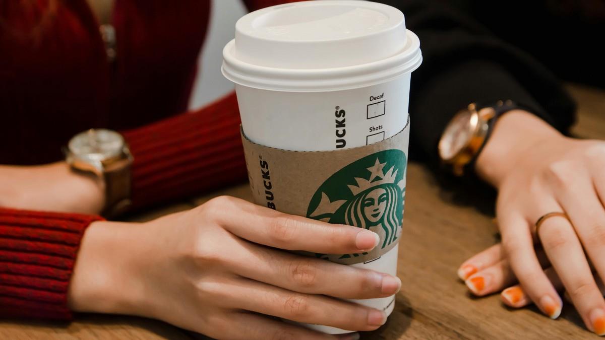 3國中女「在星巴克嗑麥當勞」還很吵遭公審 網兩派戰翻：住海邊？