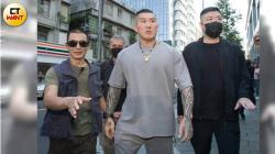 卓揆喊「請記得法律怎麼保護你」 館長秀彈疤回嗆：還有臉提