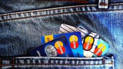 真卡神！ 他「狂辦1638張信用卡」創世界紀錄 爽賺2收益