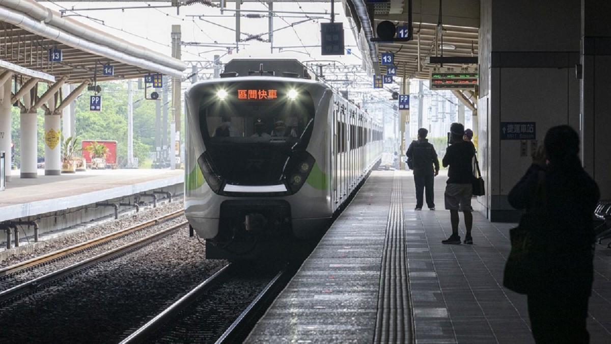 台鐵上吃早餐被罵臭！ 她無奈問：吃肉違法嗎？ 網炸鍋