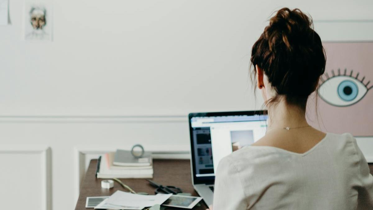 還在賣命拚KPI？ 4種「懶人副業」月收能破6萬