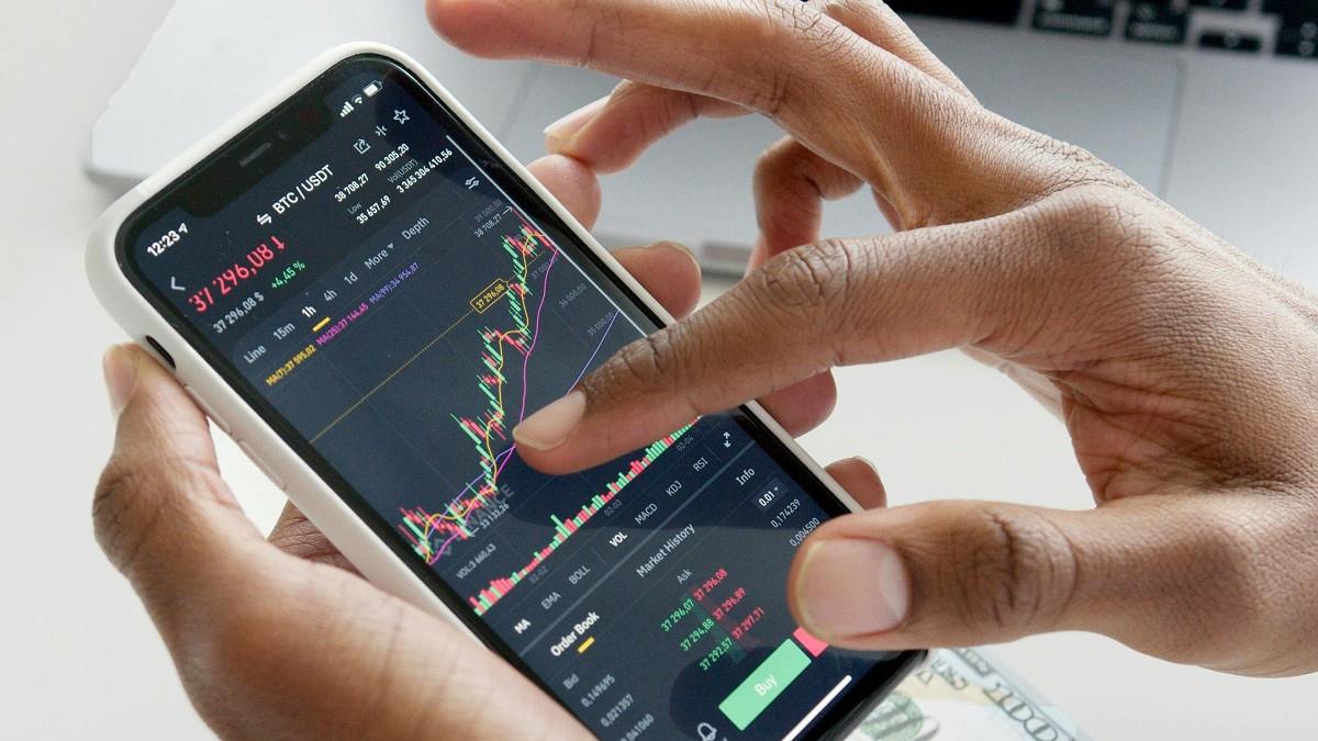 台積電一直漲！ 她0持股但越看越焦慮 「反指標女神」說話了