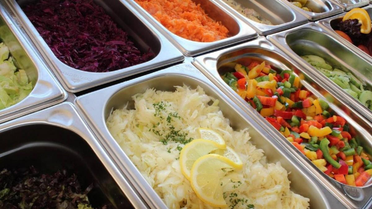 員工福利差距大！ 傳產縮預算吃泡麵 科技業爽嗑螃蟹胖13公斤