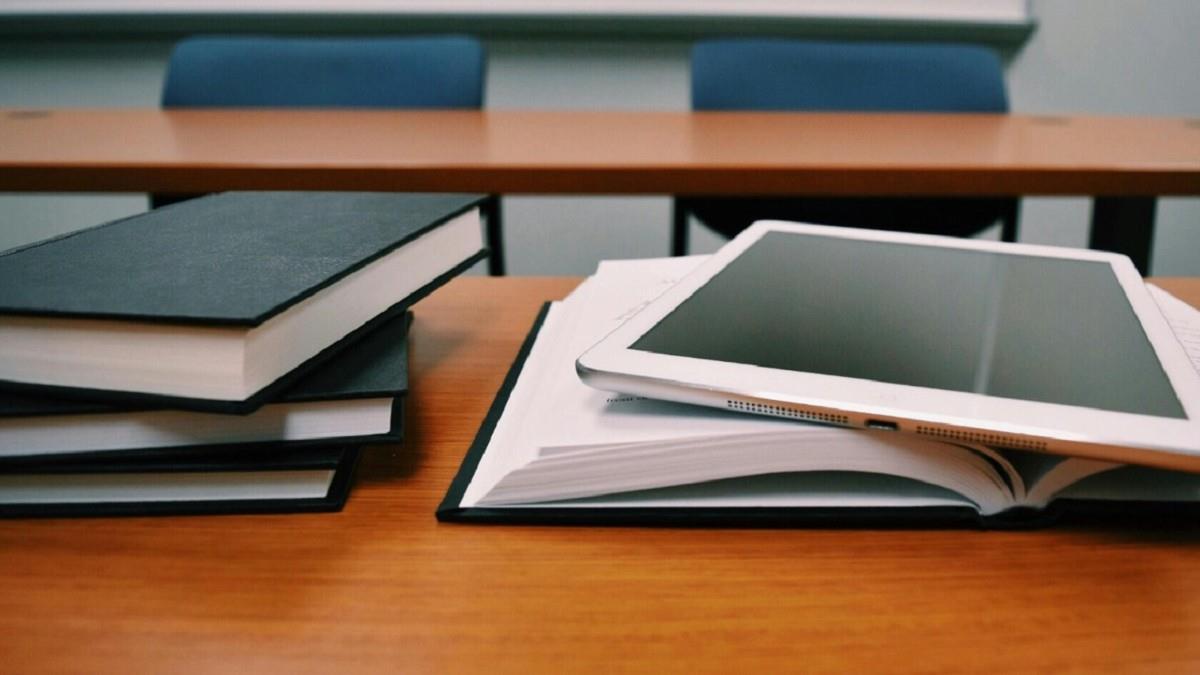 勸學生別玩手機 師被家長揍9拳：我非常失望