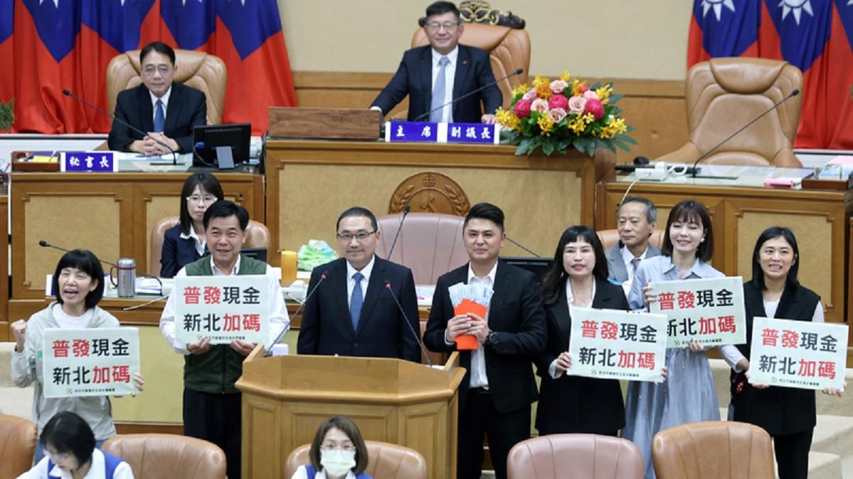 綠營喊普發4.6萬 侯友宜：債沒還完如何發？