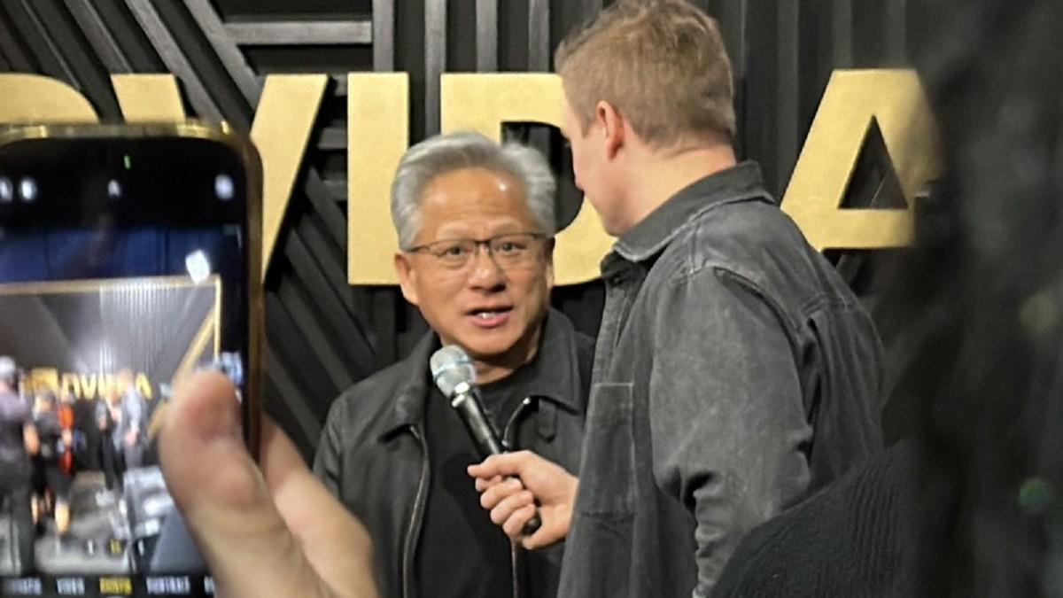 黃仁勳宣布攜手能源部 打造7座AI超級電腦