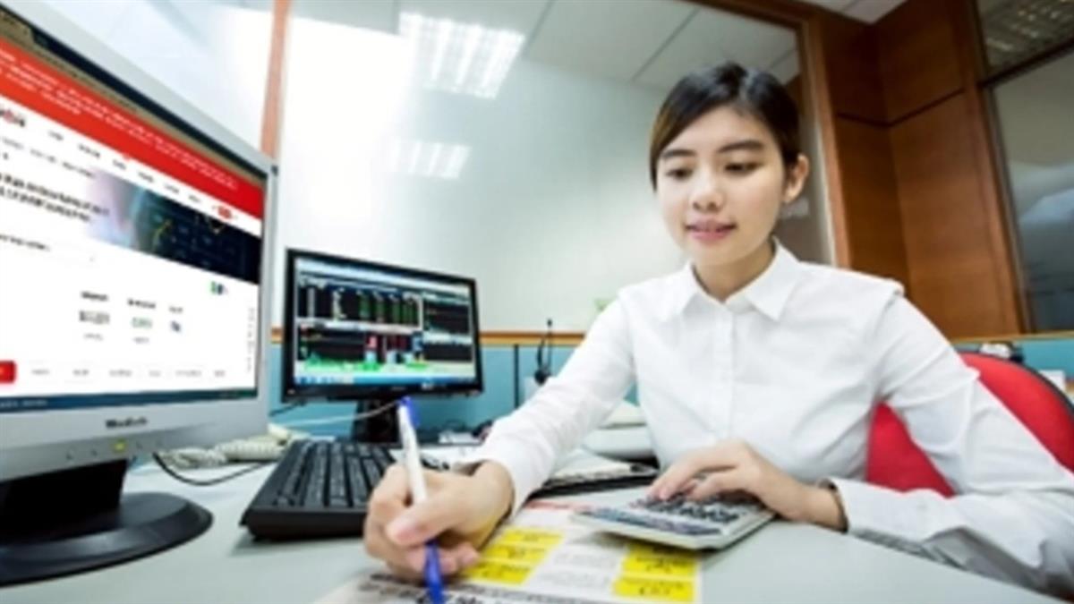 台灣人瘋月配 短債ETF成新寵？ 專家：別只看息收