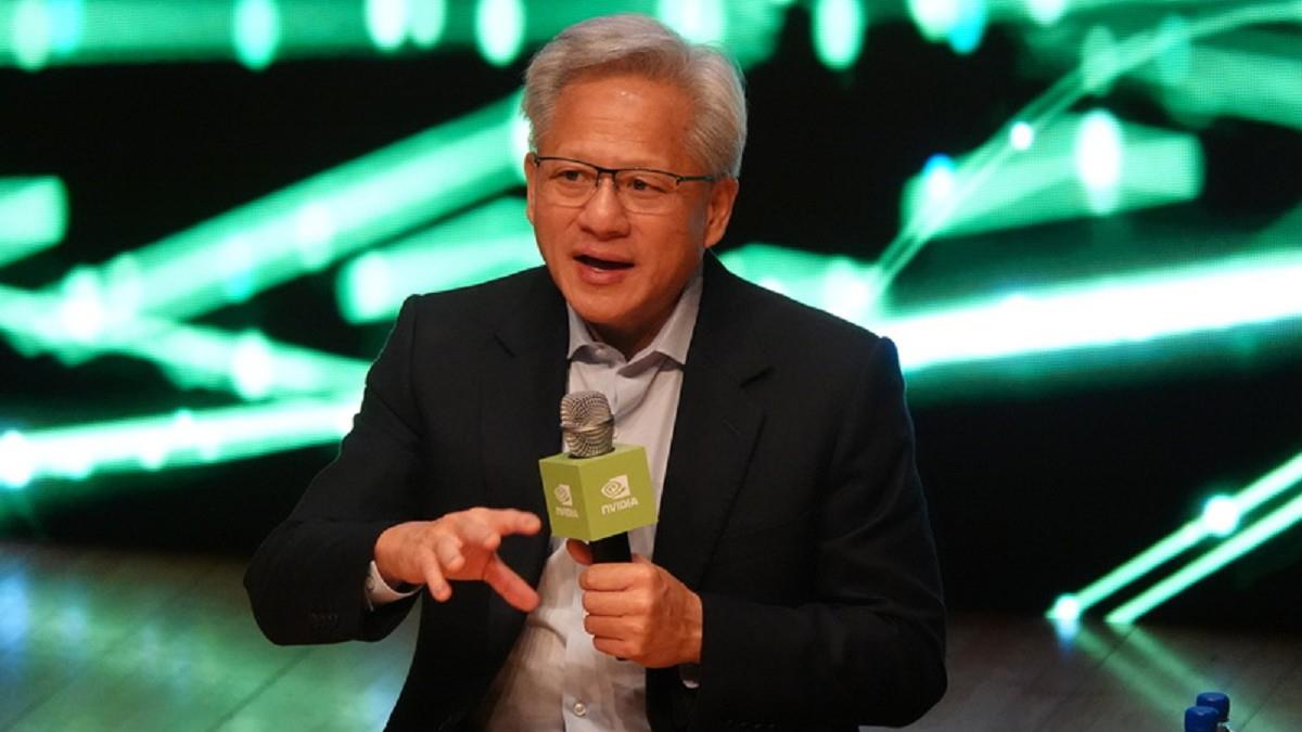 電力幾乎是免費！ 黃仁勳示警： AI競賽恐輸中國