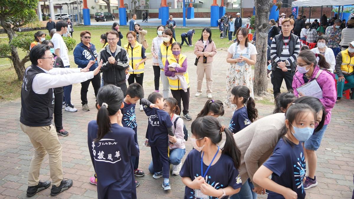 綠委提「轉大人ETF」孩子滿18可領100萬 黃士修傻眼：沒文化真可怕